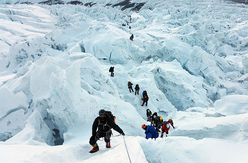 Khumbu-Icefall-Trek