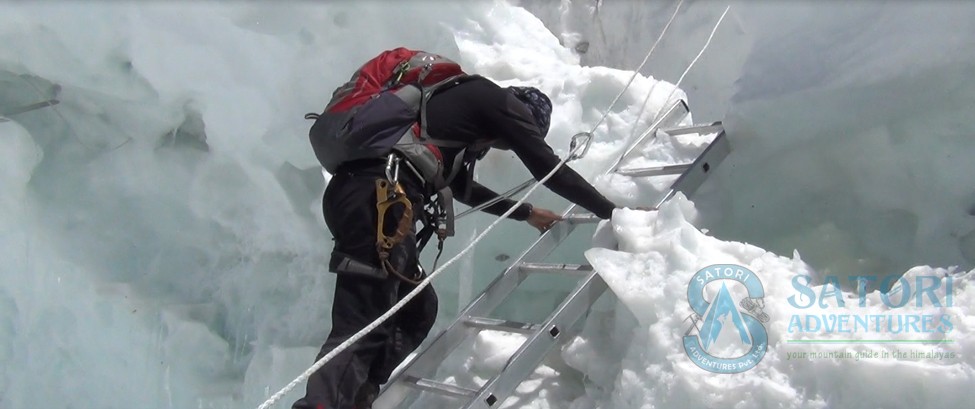 Everest South Glassier climbing 
