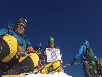 lobuche and island peak