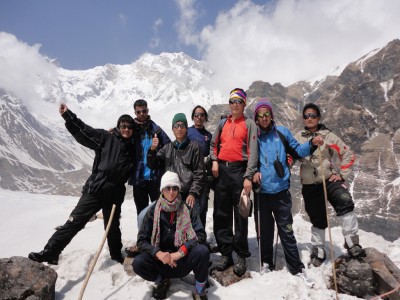 Group photo tharpu chuli peak