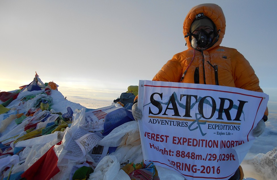 top of everest from north side