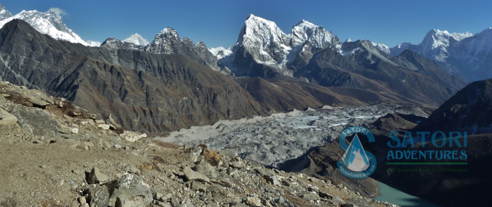 everest renjo la pass trek64