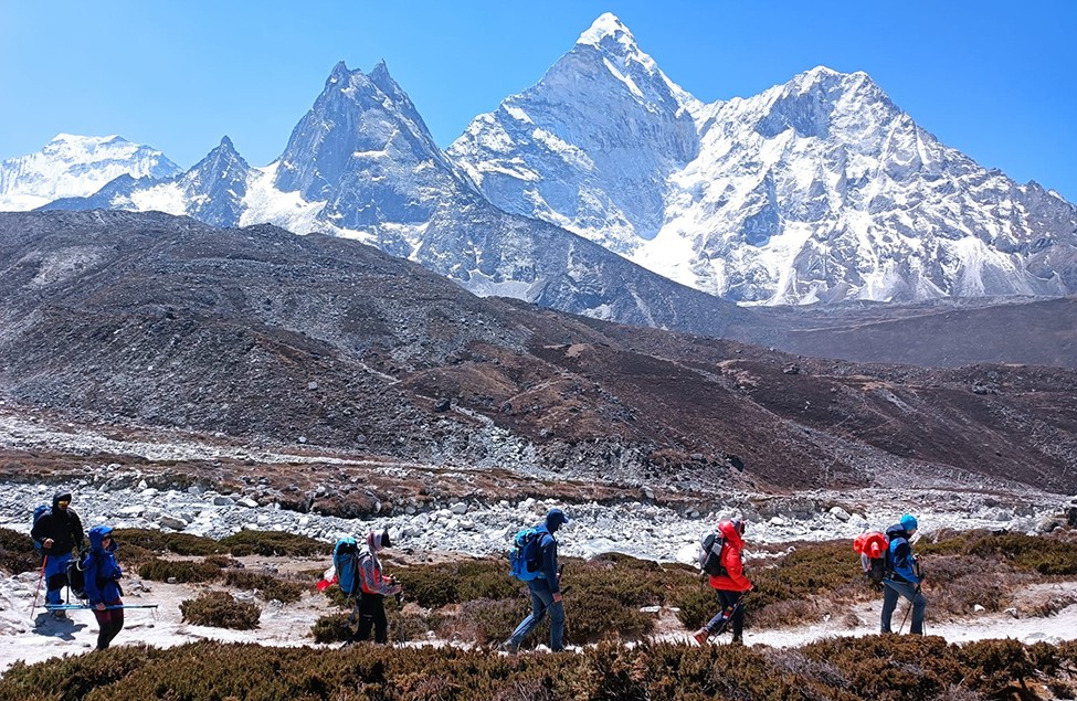 Way to Island Peak