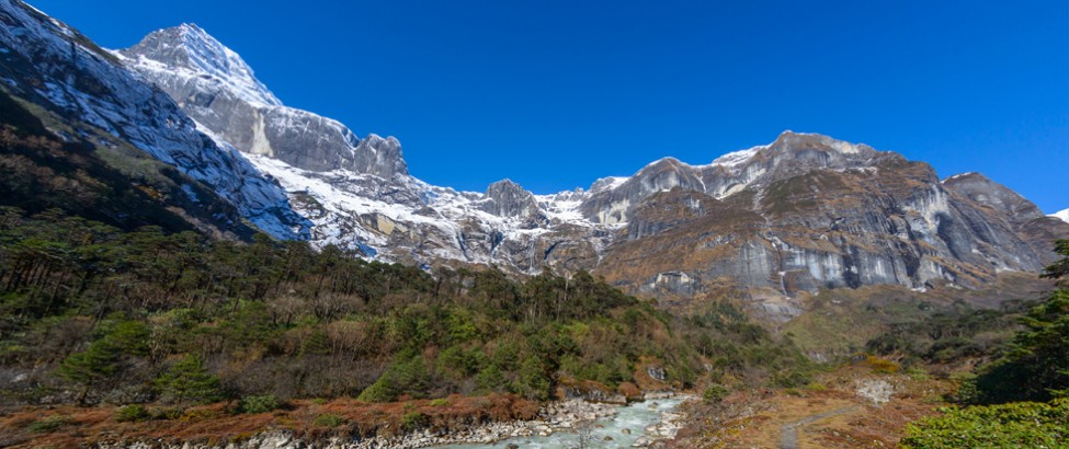 makalu base camp tea house trek