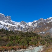 makalu base camp tea house trek