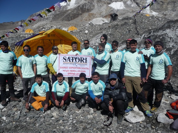  Satori Team at base camp 