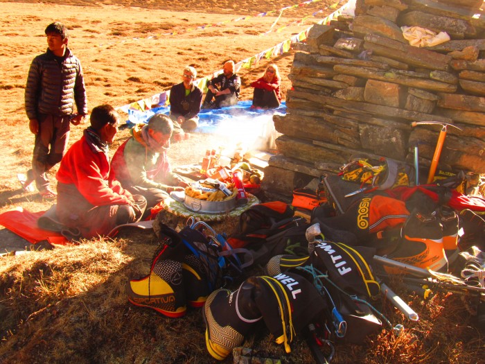  Worship before the climb										 