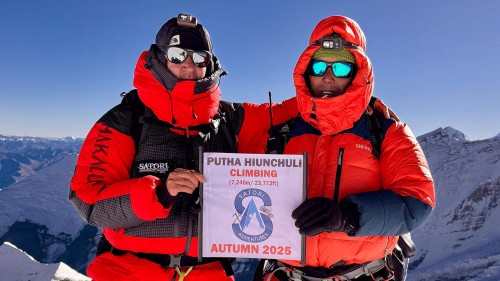 Putha Hiunchuli Climbing