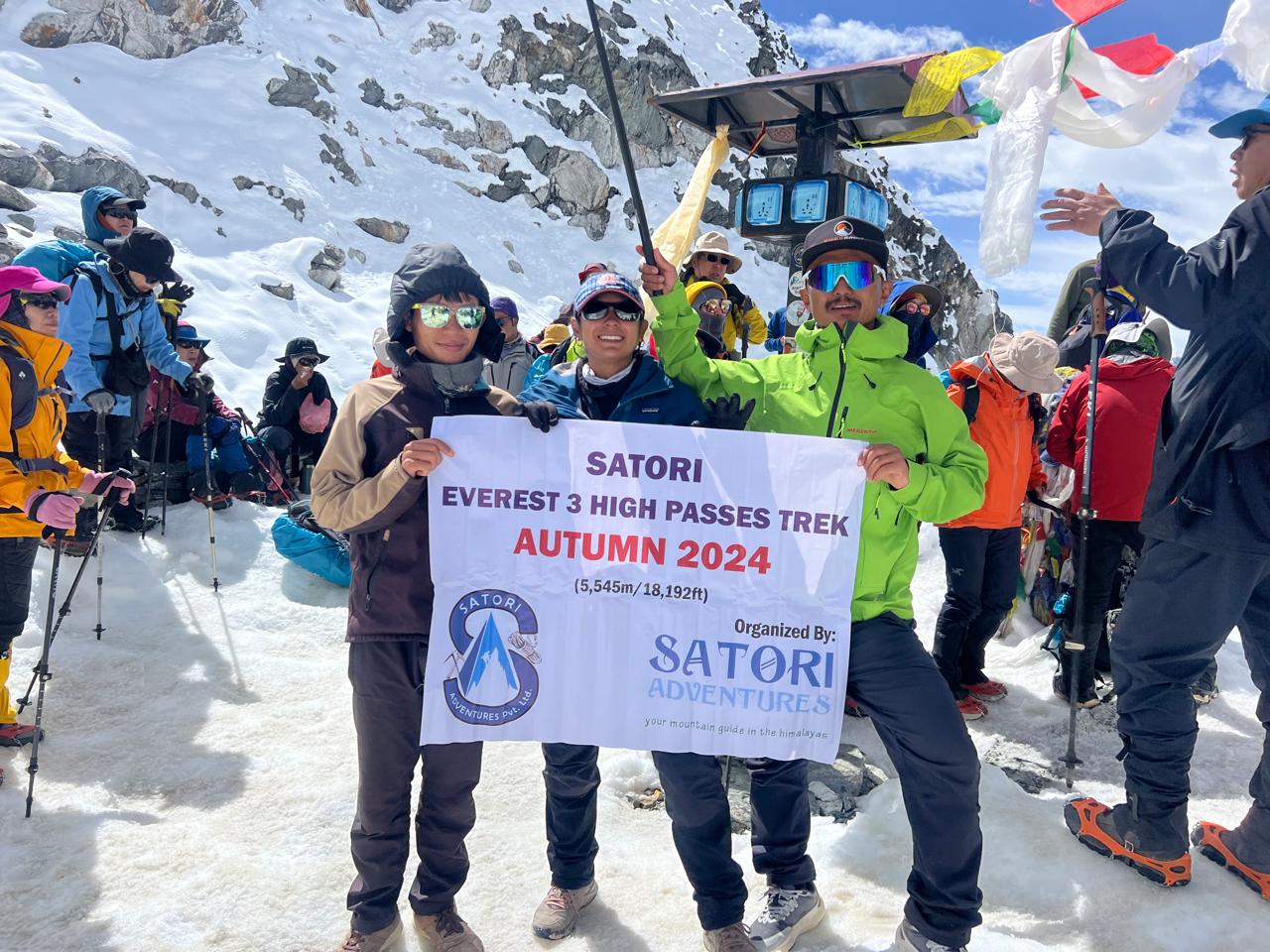  Everest 3 High Passes Trek 