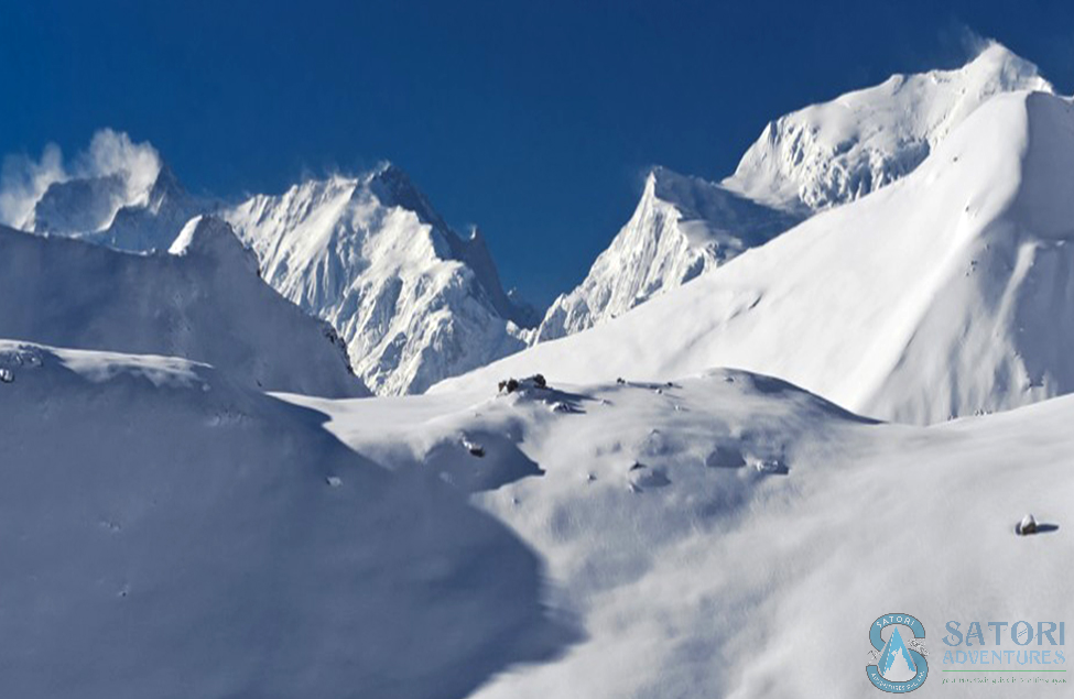  Annapurna Circuit Trek, Pokhara And Chitwan Package Tour. 