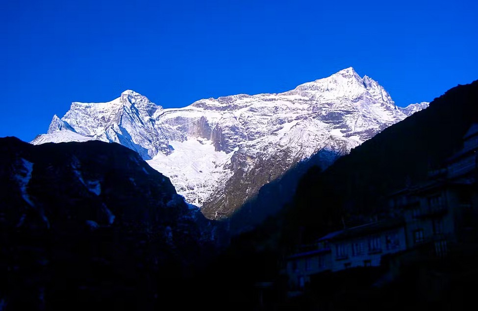  Kongde Peak Climbing 