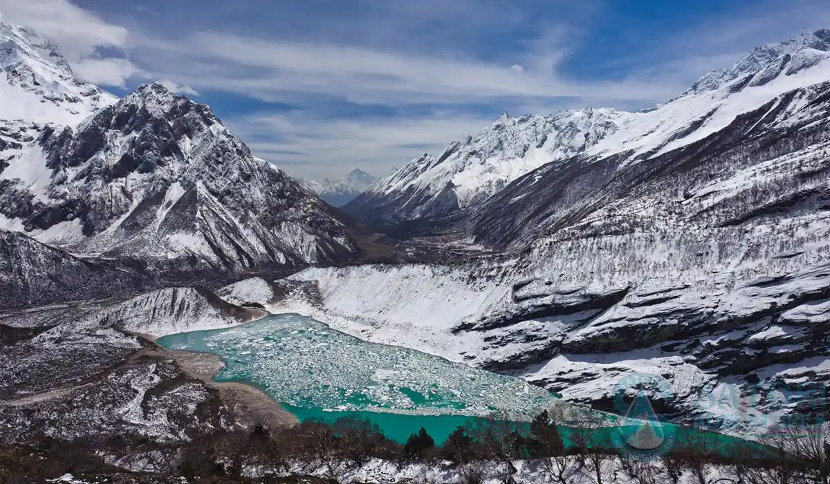 Manaslu Circuit trek vs Makalu Base Camp Trek