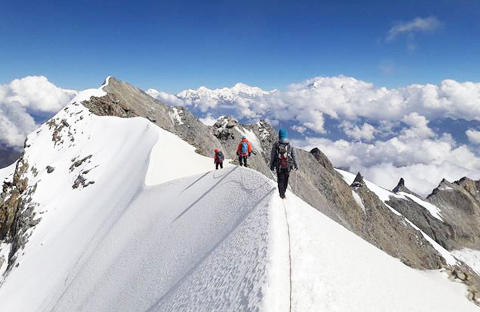  Paldor Peak Climbing 
