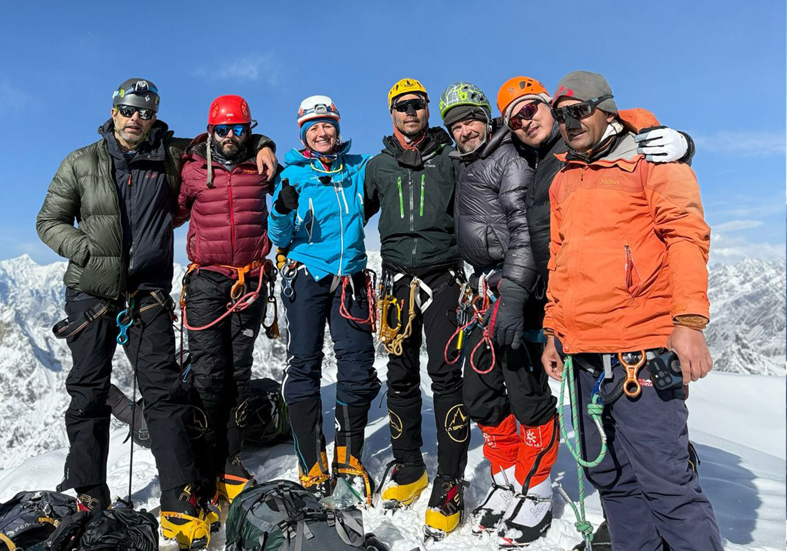  Lobuche And Island Peak Climbing 